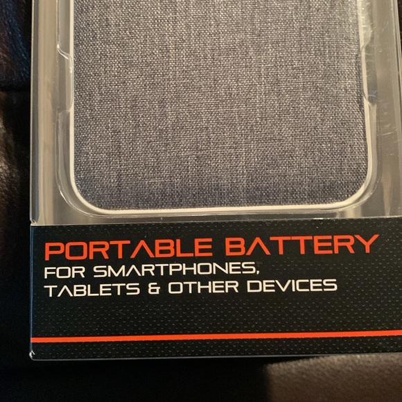 Blackweb portable battery, new in box, charger only - Picture 4 of 5